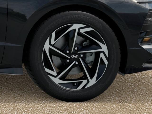 Hyundai Sonata Vehicle Full-screen Gallery Image 8