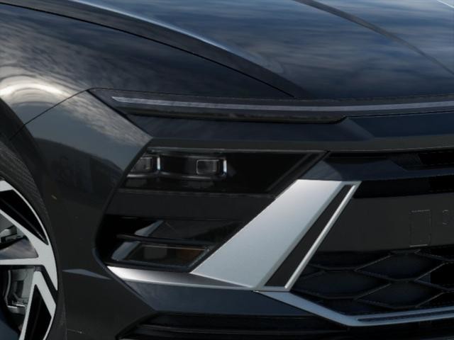 Hyundai Sonata Vehicle Full-screen Gallery Image 9