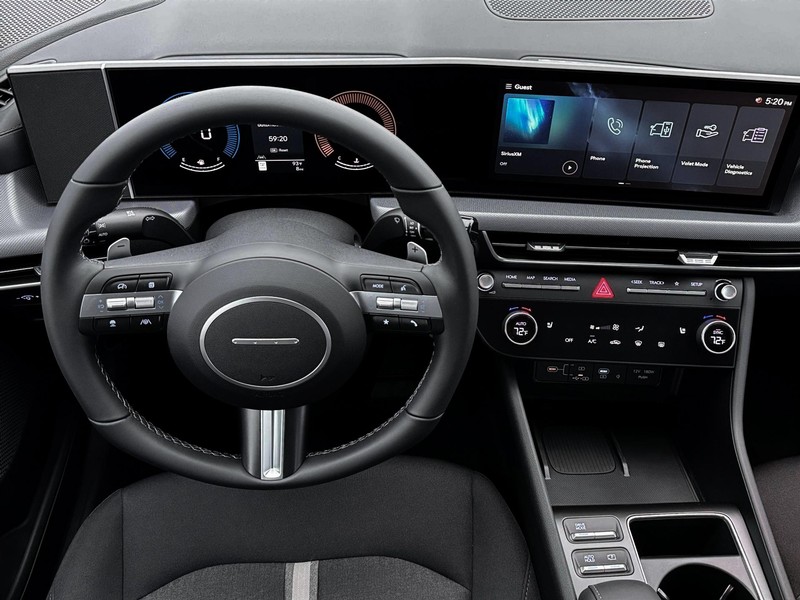 Hyundai Sonata Vehicle Full-screen Gallery Image 17