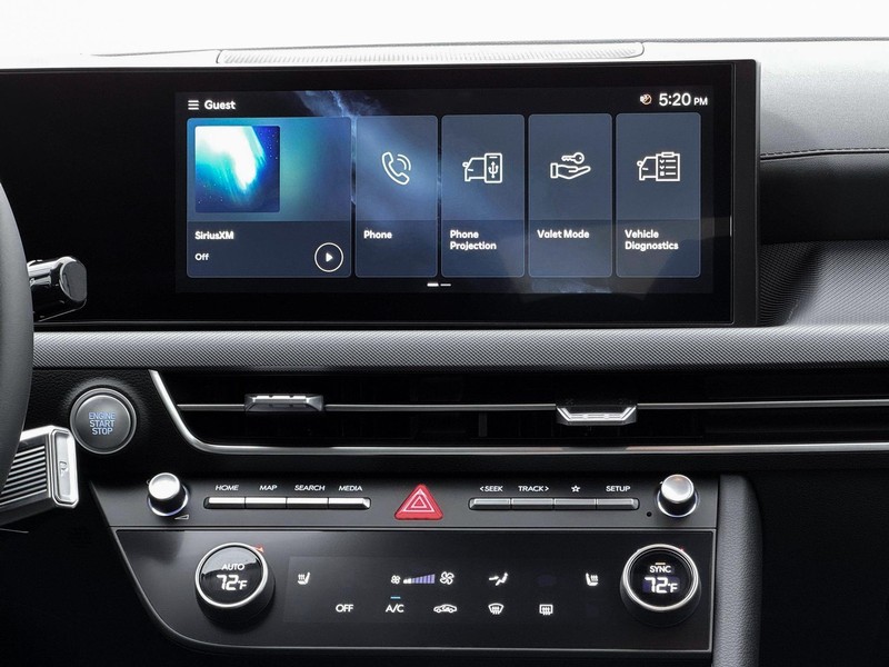 Hyundai Sonata Vehicle Full-screen Gallery Image 19