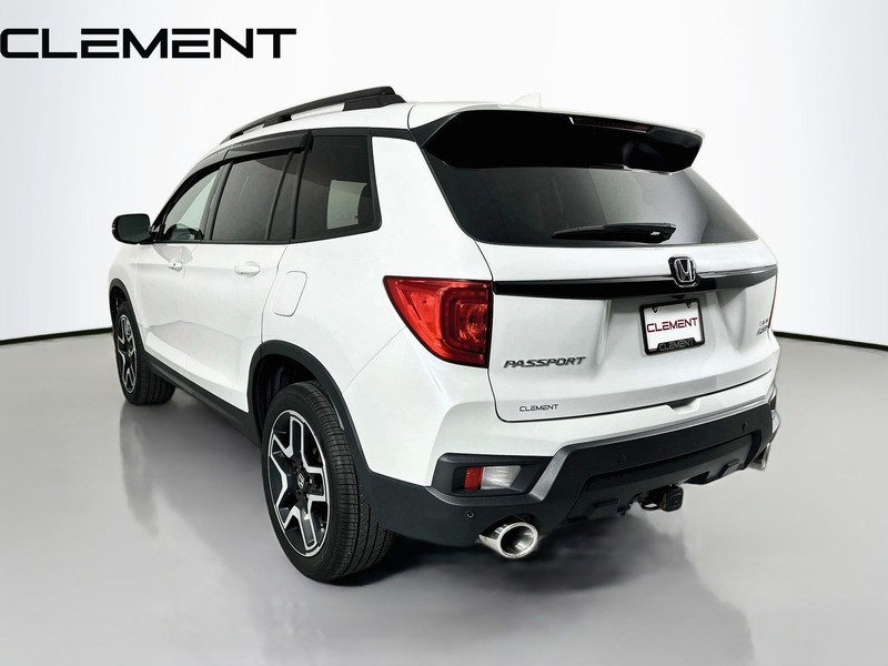 Honda Passport Vehicle Full-screen Gallery Image 10