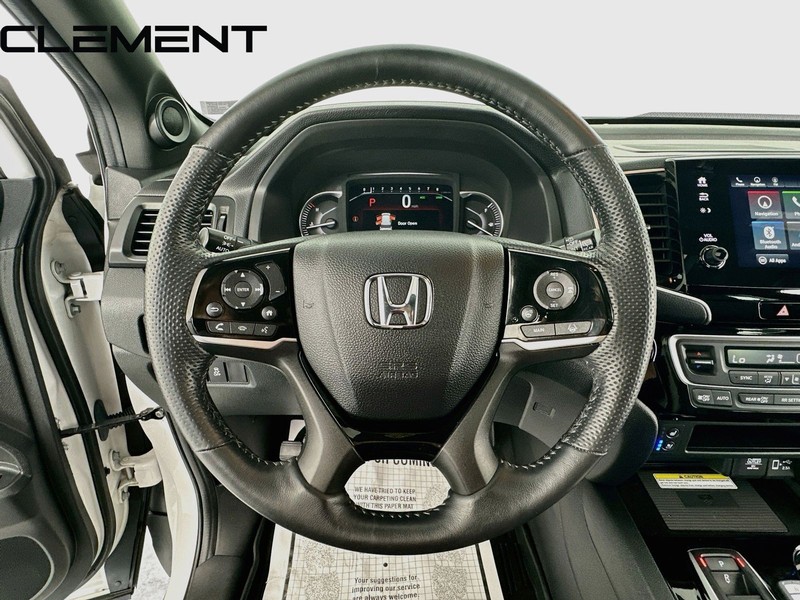 Honda Passport Vehicle Full-screen Gallery Image 14