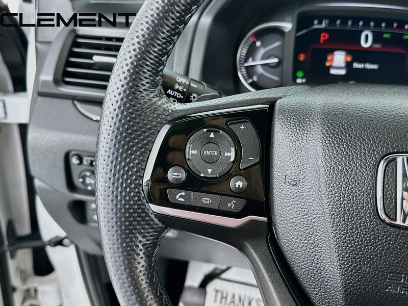 Honda Passport Vehicle Full-screen Gallery Image 15