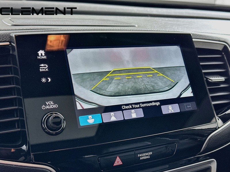 Honda Passport Vehicle Full-screen Gallery Image 20