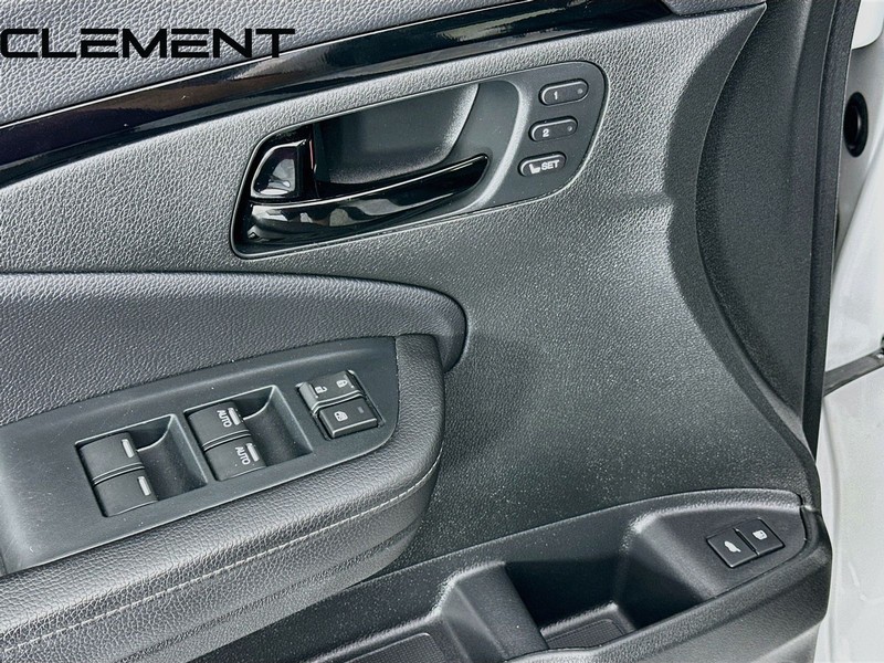 Honda Passport Vehicle Full-screen Gallery Image 27