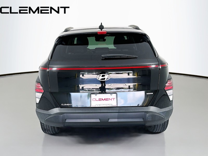 Hyundai Kona Vehicle Full-screen Gallery Image 8