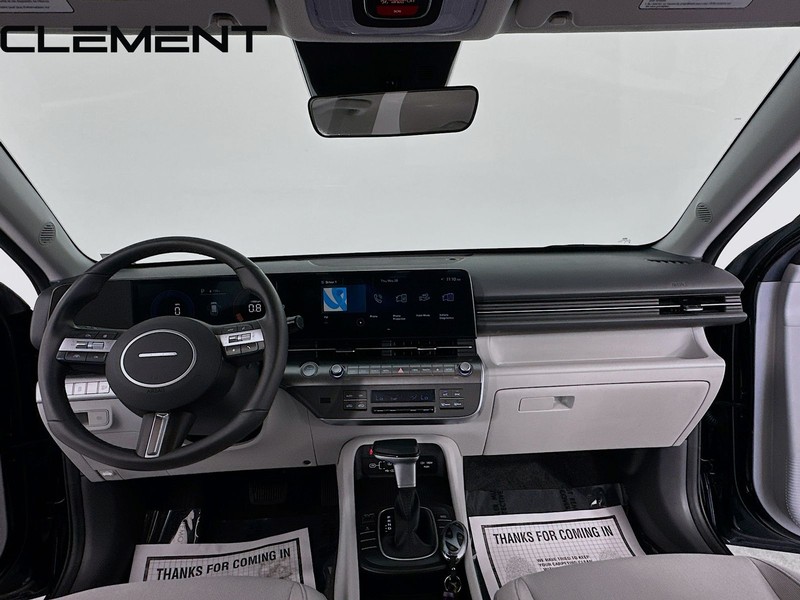 Hyundai Kona Vehicle Full-screen Gallery Image 12