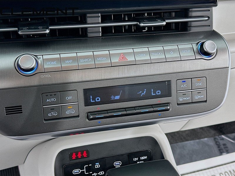 Hyundai Kona Vehicle Full-screen Gallery Image 22