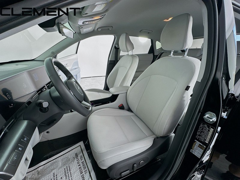 Hyundai Kona Vehicle Full-screen Gallery Image 28