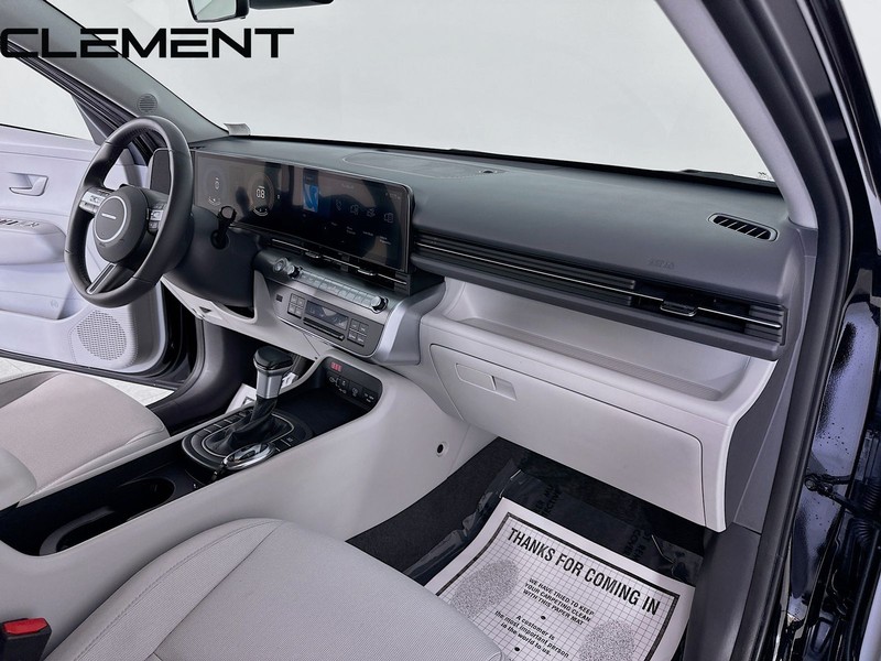 Hyundai Kona Vehicle Full-screen Gallery Image 33