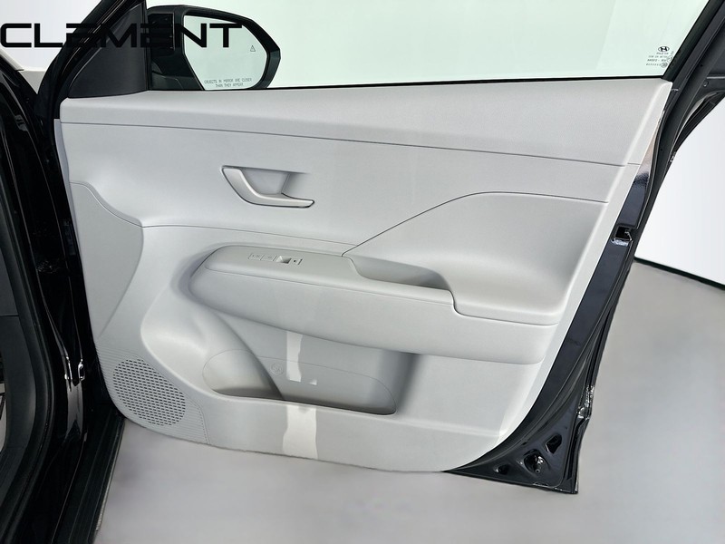 Hyundai Kona Vehicle Full-screen Gallery Image 34