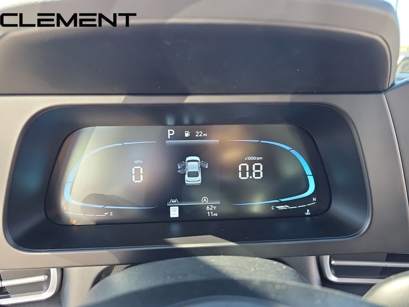 Hyundai Elantra Vehicle Full-screen Gallery Image 20