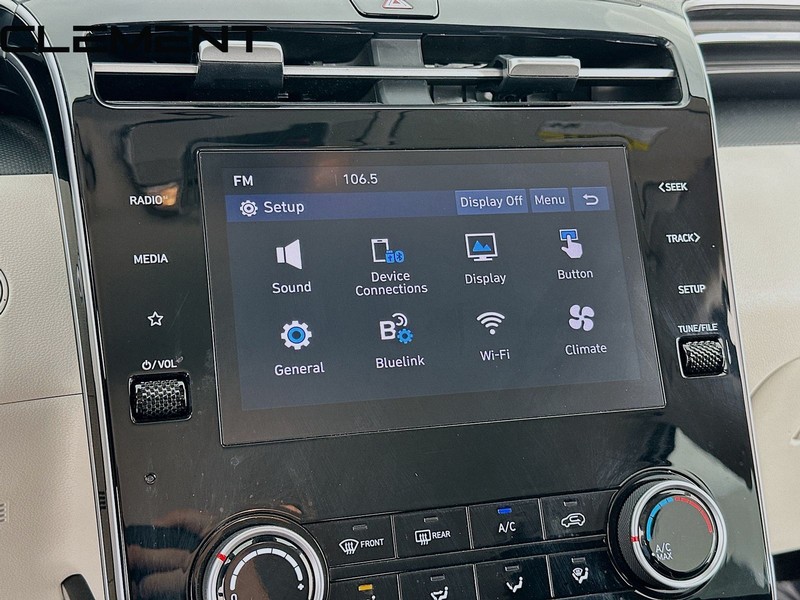 Hyundai Tucson Vehicle Full-screen Gallery Image 19