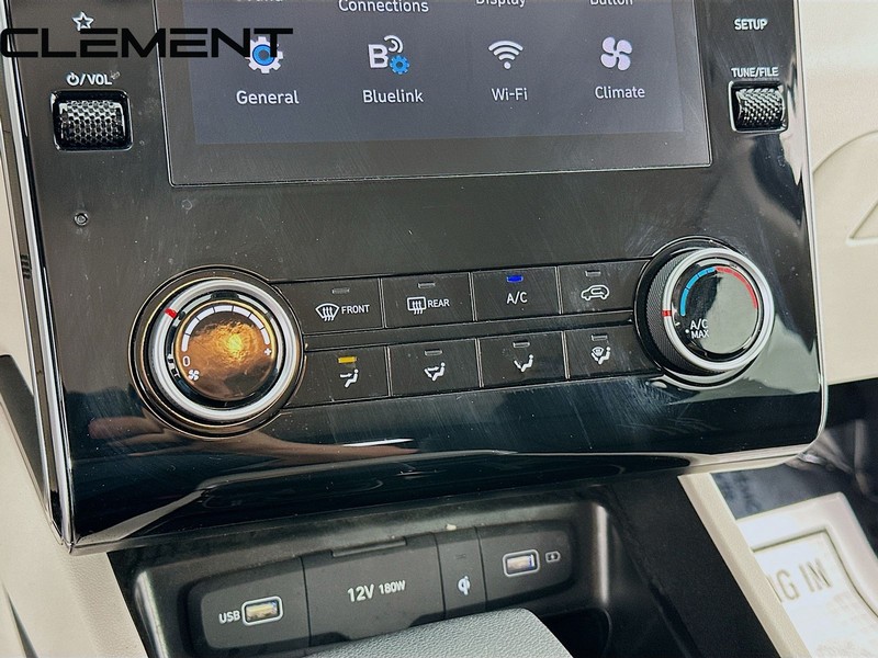 Hyundai Tucson Vehicle Full-screen Gallery Image 22