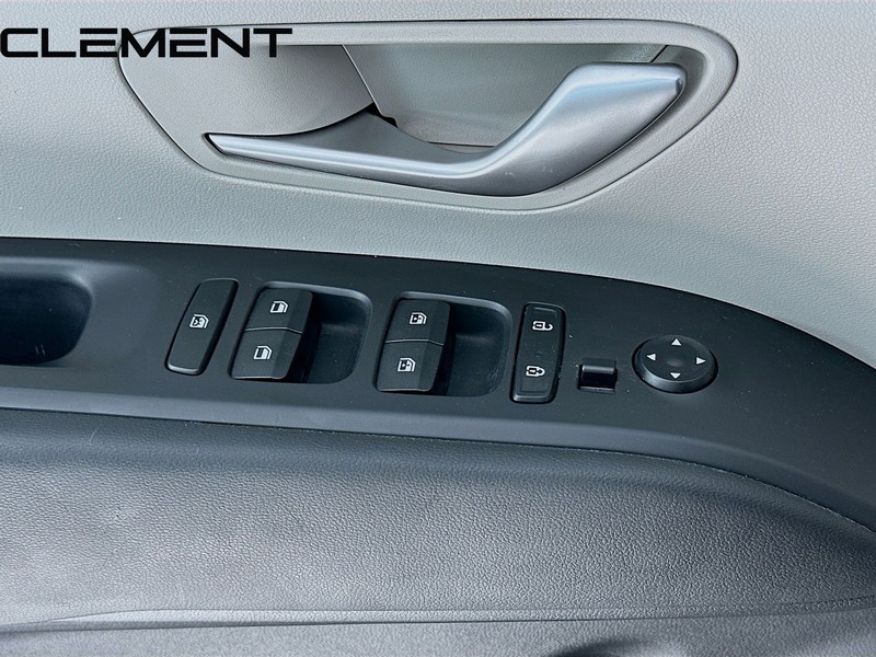 Hyundai Tucson Vehicle Full-screen Gallery Image 25