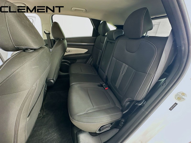 Hyundai Tucson Vehicle Full-screen Gallery Image 32
