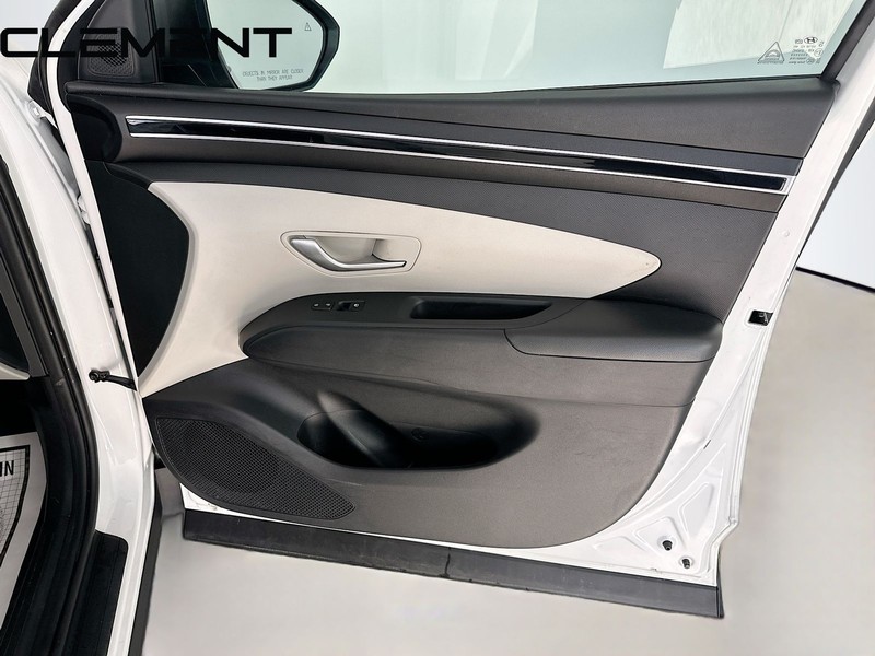 Hyundai Tucson Vehicle Full-screen Gallery Image 35