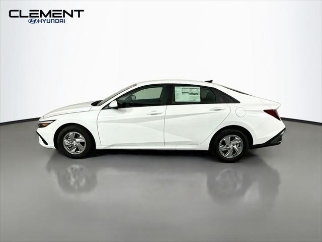 Hyundai Elantra Vehicle Full-screen Gallery Image 4