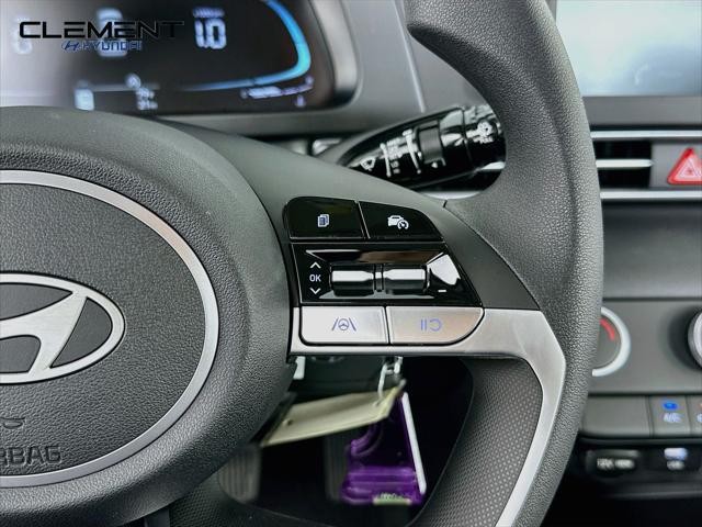 Hyundai Elantra Vehicle Full-screen Gallery Image 15