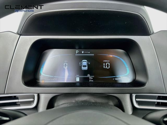 Hyundai Elantra Vehicle Full-screen Gallery Image 16