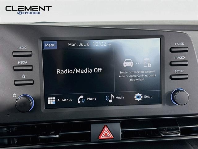 Hyundai Elantra Vehicle Full-screen Gallery Image 17