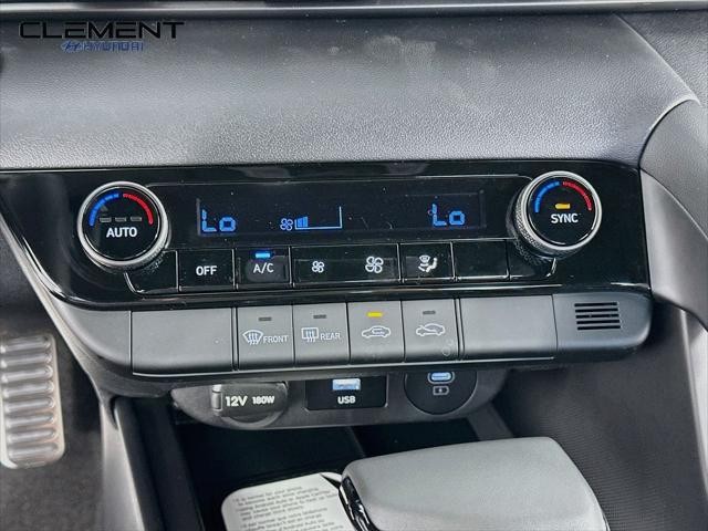 Hyundai Elantra Vehicle Full-screen Gallery Image 19