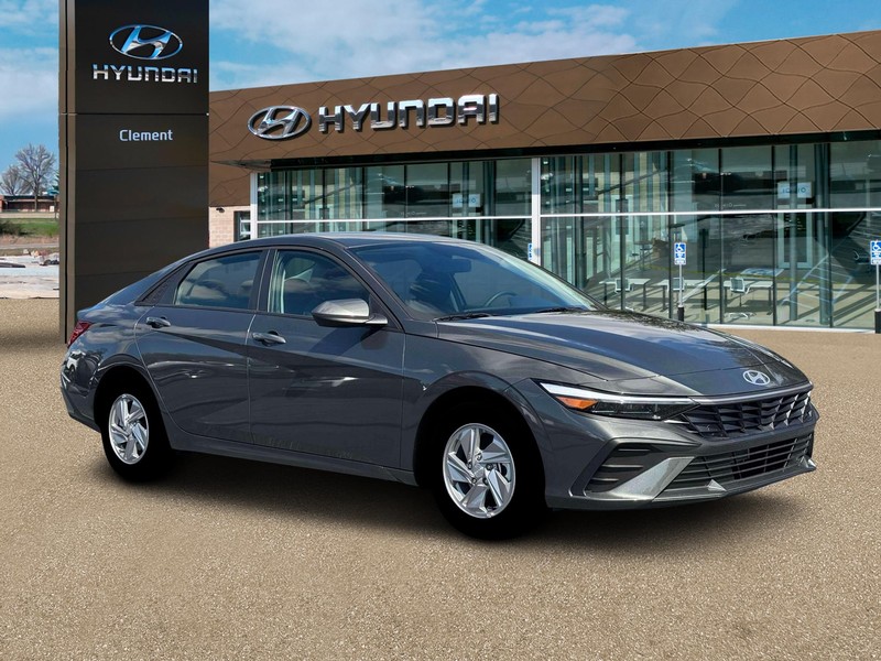 Hyundai Elantra Vehicle Full-screen Gallery Image 10