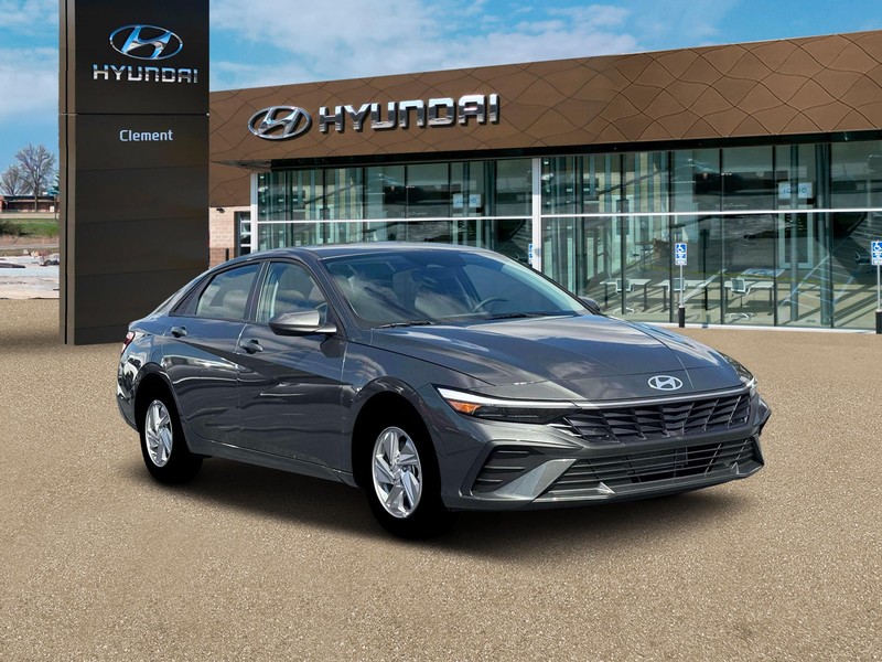Hyundai Elantra Vehicle Full-screen Gallery Image 11