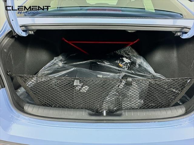 Hyundai Elantra N Vehicle Full-screen Gallery Image 9