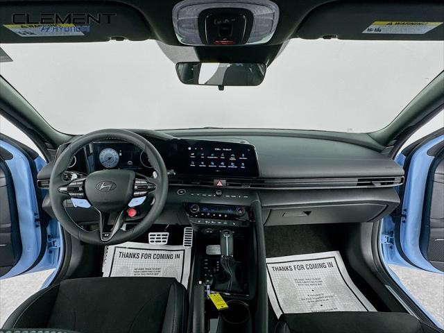 Hyundai Elantra N Vehicle Full-screen Gallery Image 11