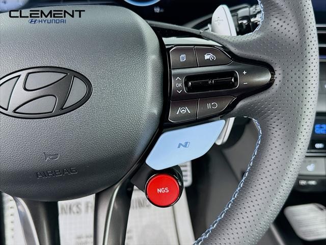 Hyundai Elantra N Vehicle Full-screen Gallery Image 15