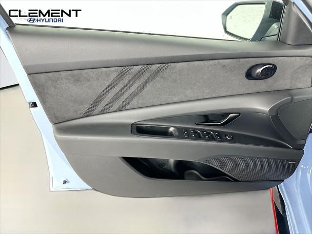 Hyundai Elantra N Vehicle Full-screen Gallery Image 25