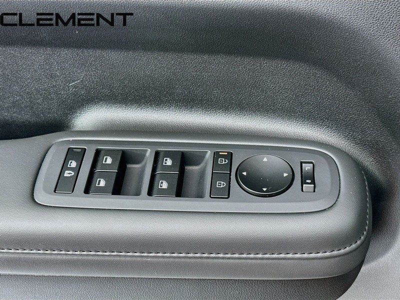 Hyundai Santa Fe Vehicle Image 25