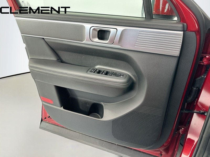 Hyundai Santa Fe Vehicle Image 27