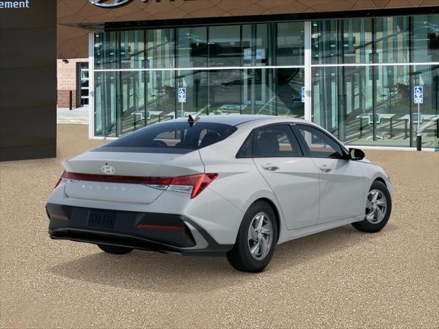 Hyundai Elantra Vehicle Full-screen Gallery Image 4