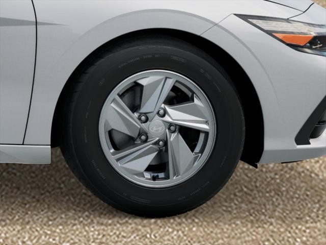 Hyundai Elantra Vehicle Full-screen Gallery Image 8