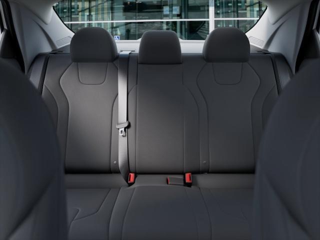 Hyundai Elantra Vehicle Full-screen Gallery Image 12