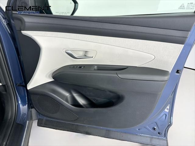 Hyundai Tucson Vehicle Full-screen Gallery Image 31