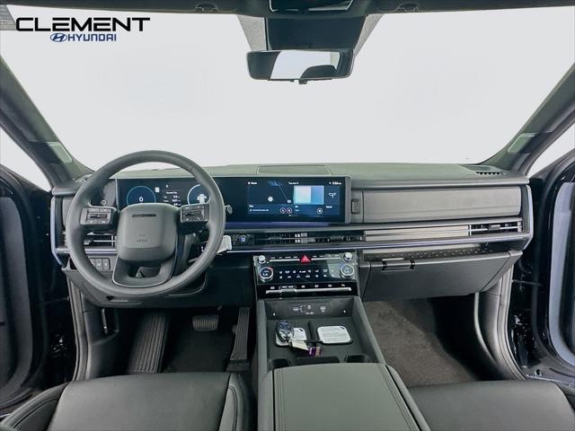 Hyundai Santa Fe Hybrid Vehicle Full-screen Gallery Image 11