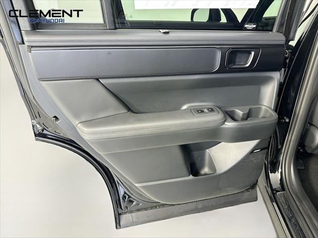 Hyundai Santa Fe Hybrid Vehicle Full-screen Gallery Image 28