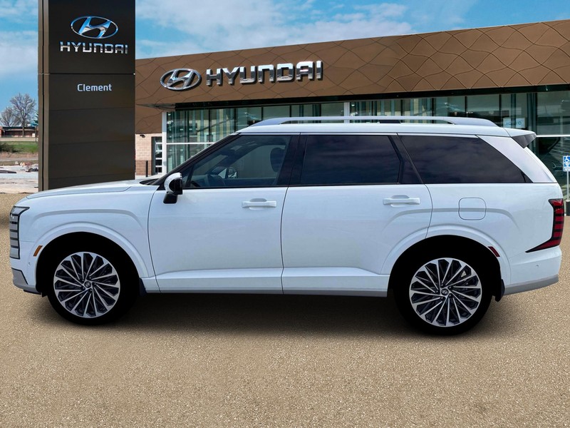 Hyundai Palisade Hybrid Vehicle Full-screen Gallery Image 3