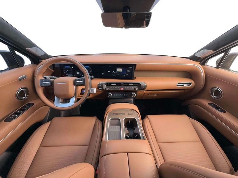Hyundai Palisade Hybrid Vehicle Full-screen Gallery Image 13