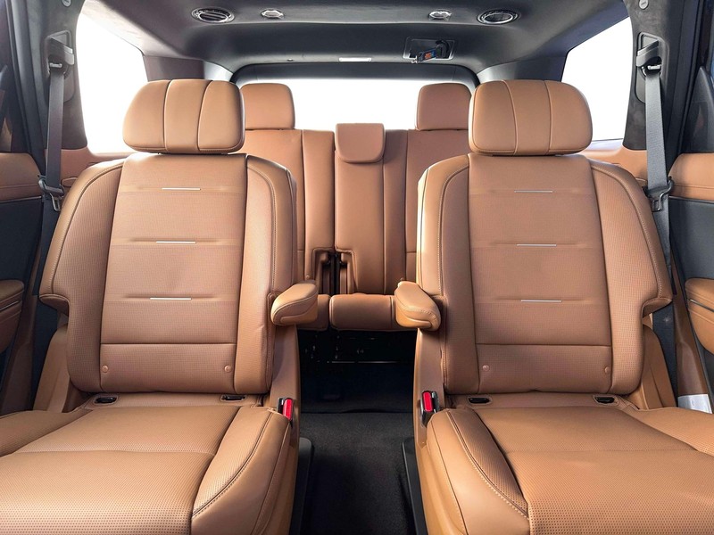 Hyundai Palisade Hybrid Vehicle Full-screen Gallery Image 16