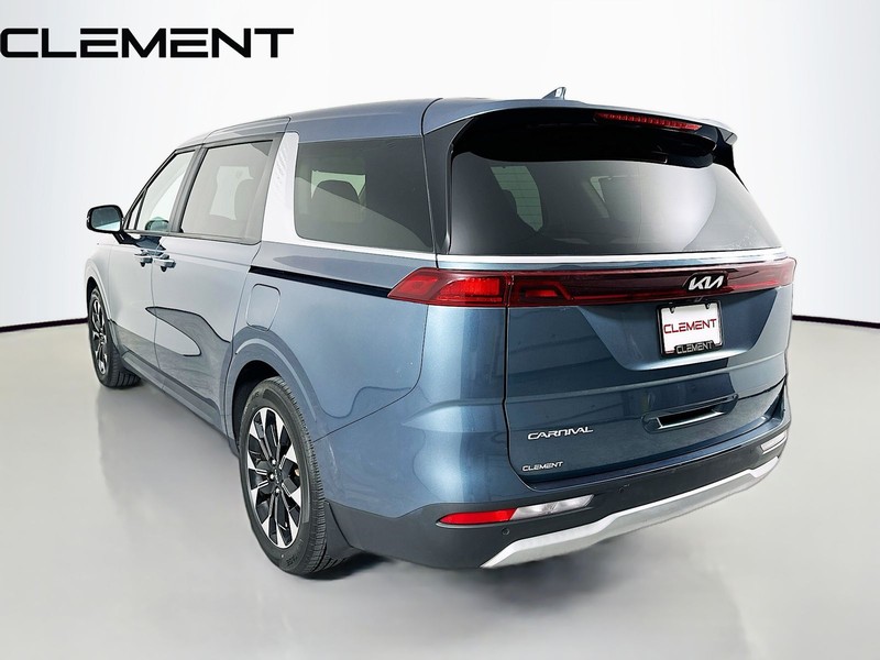 Kia Carnival Vehicle Image 10