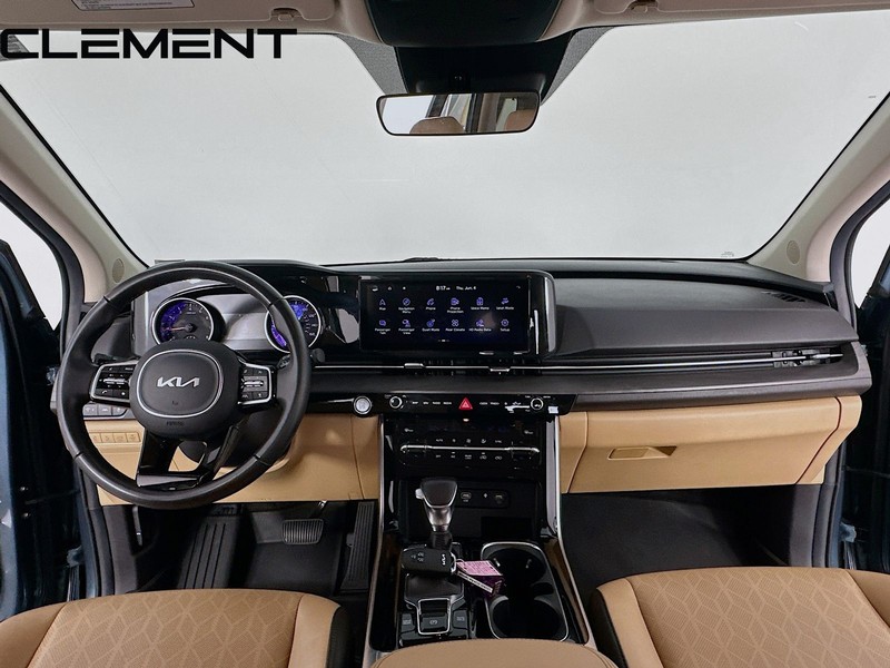 Kia Carnival Vehicle Image 12