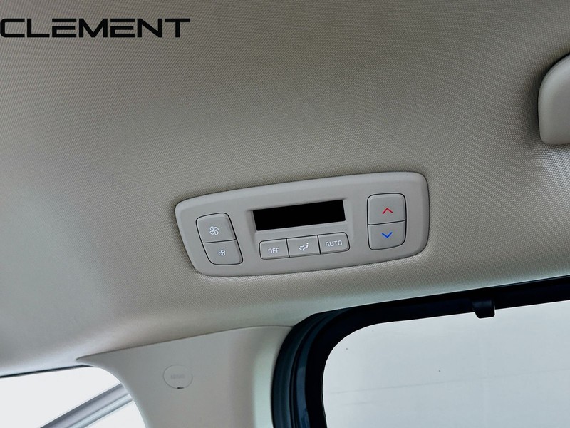 Kia Carnival Vehicle Image 33