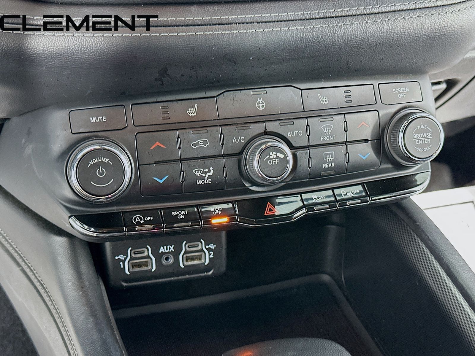 Dodge Durango Vehicle Full-screen Gallery Image 22