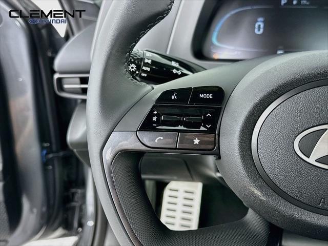 Hyundai Elantra Vehicle Full-screen Gallery Image 14
