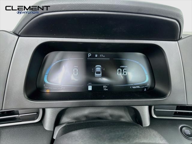 Hyundai Elantra Vehicle Full-screen Gallery Image 16