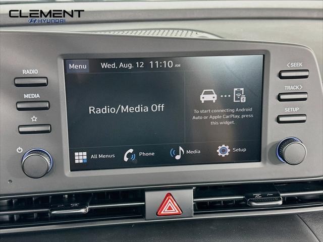 Hyundai Elantra Vehicle Full-screen Gallery Image 17